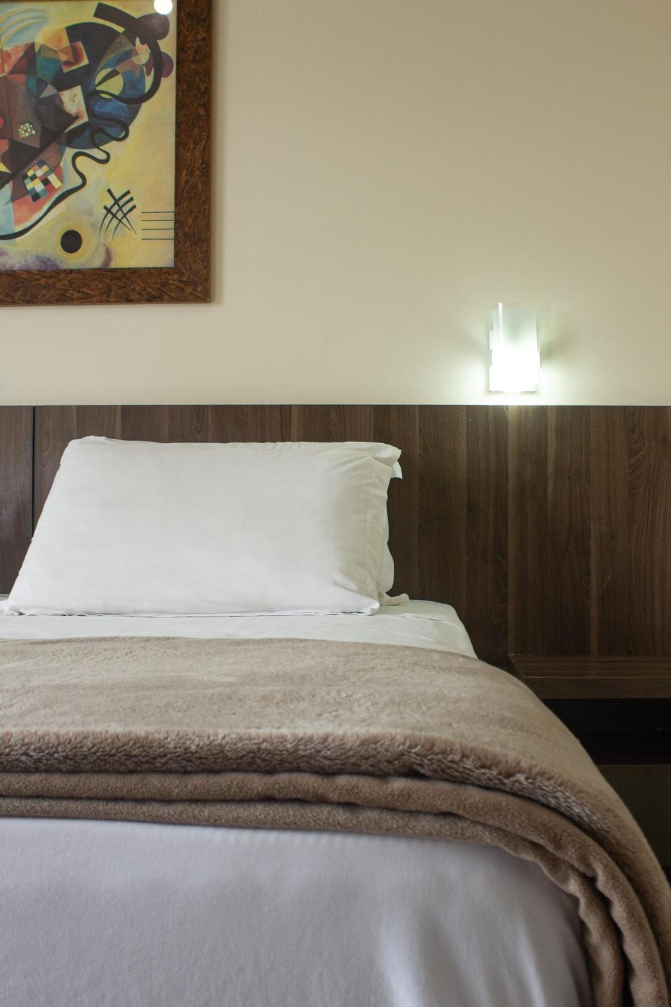 Hotel Cavera Alegrete Kültér fotó