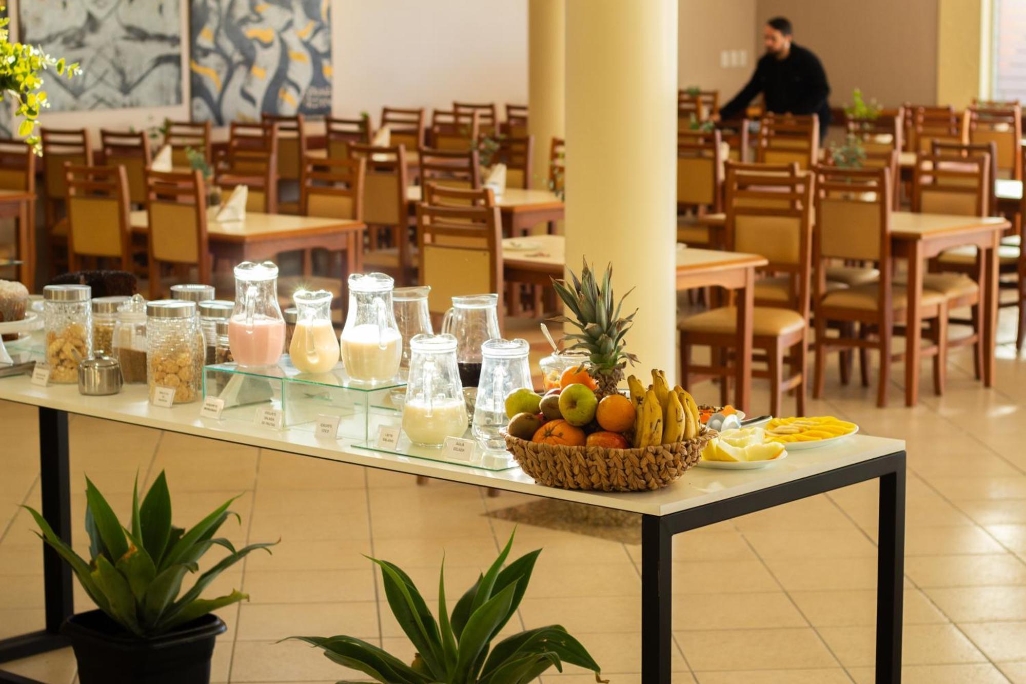 Hotel Cavera Alegrete Kültér fotó