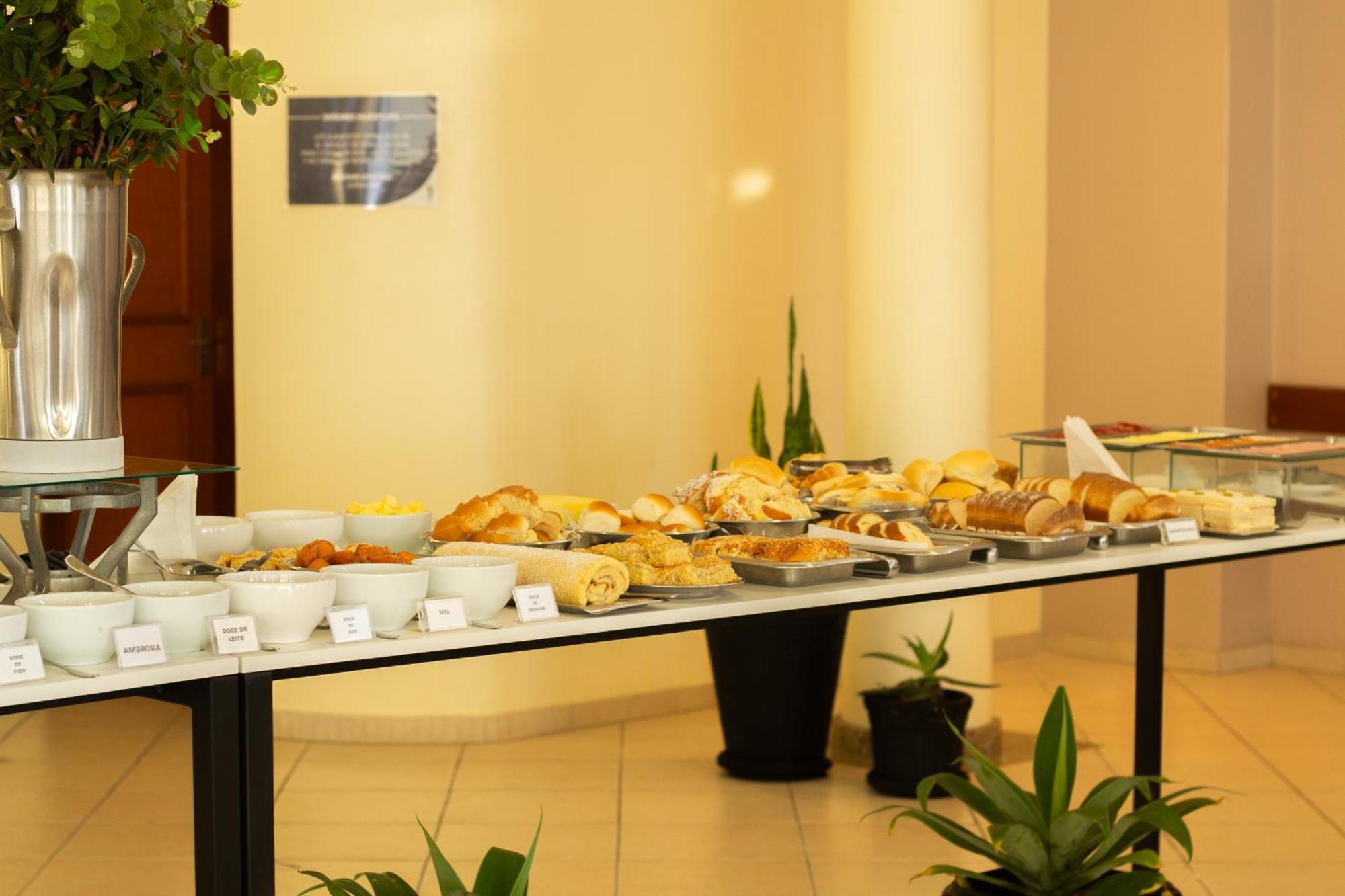 Hotel Cavera Alegrete Kültér fotó
