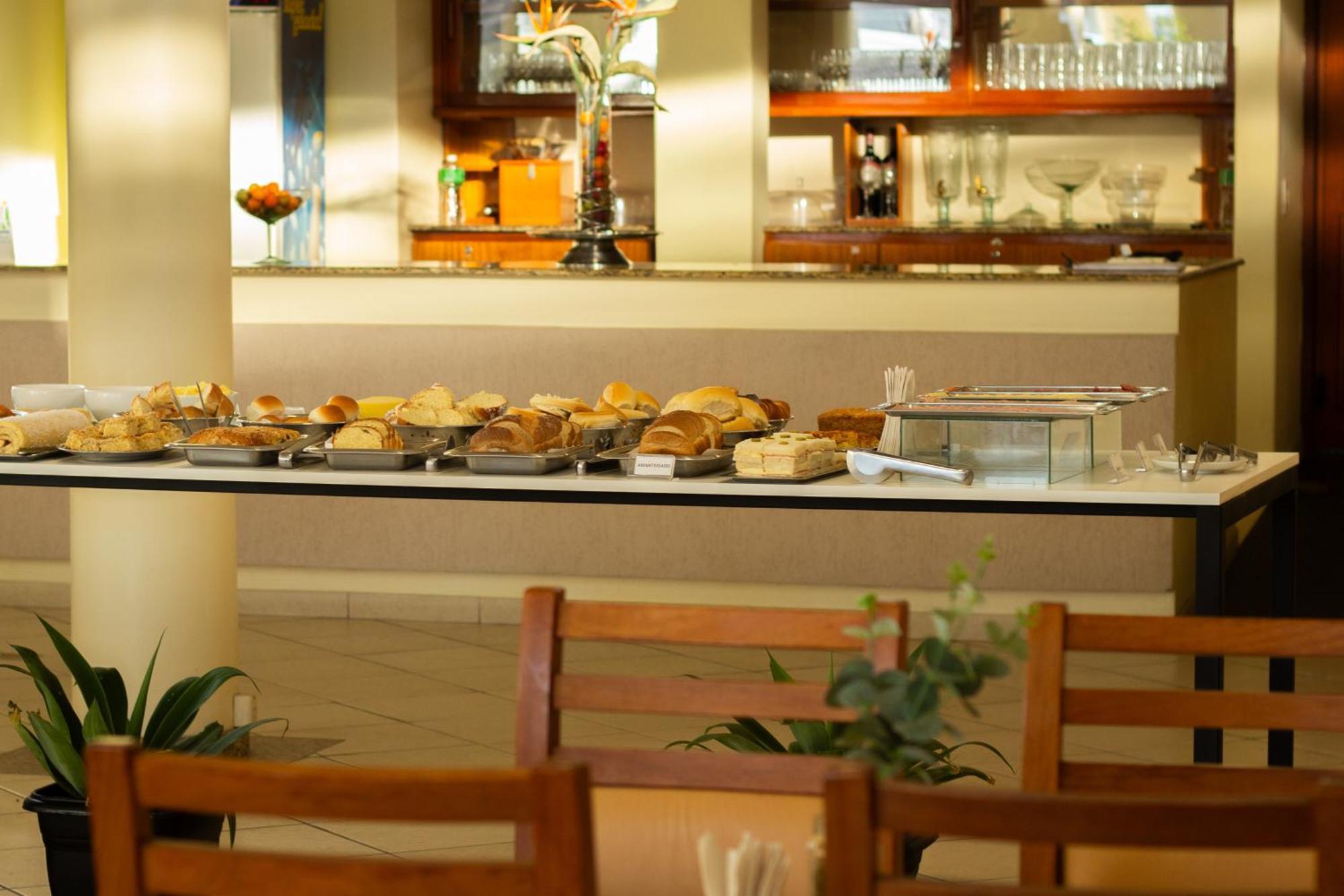 Hotel Cavera Alegrete Kültér fotó